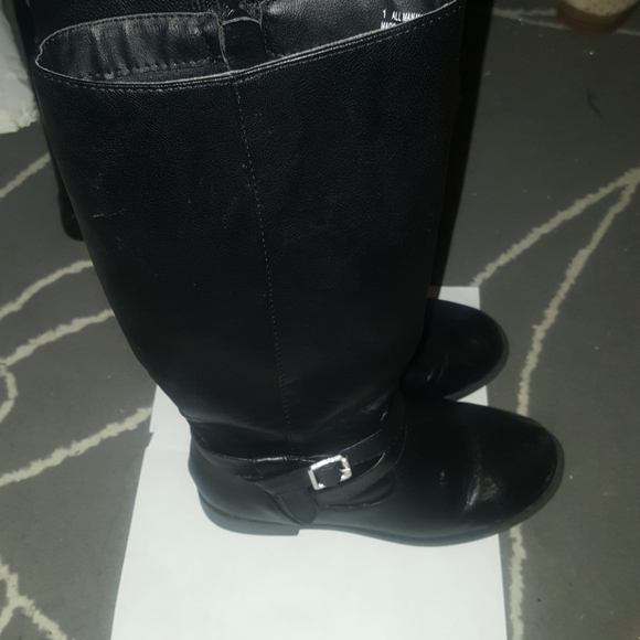 Shoes - Picture 2 of 2